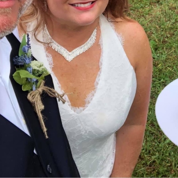 David’s Bridal Stretch Lace Halter dress - Picture 5 of 8